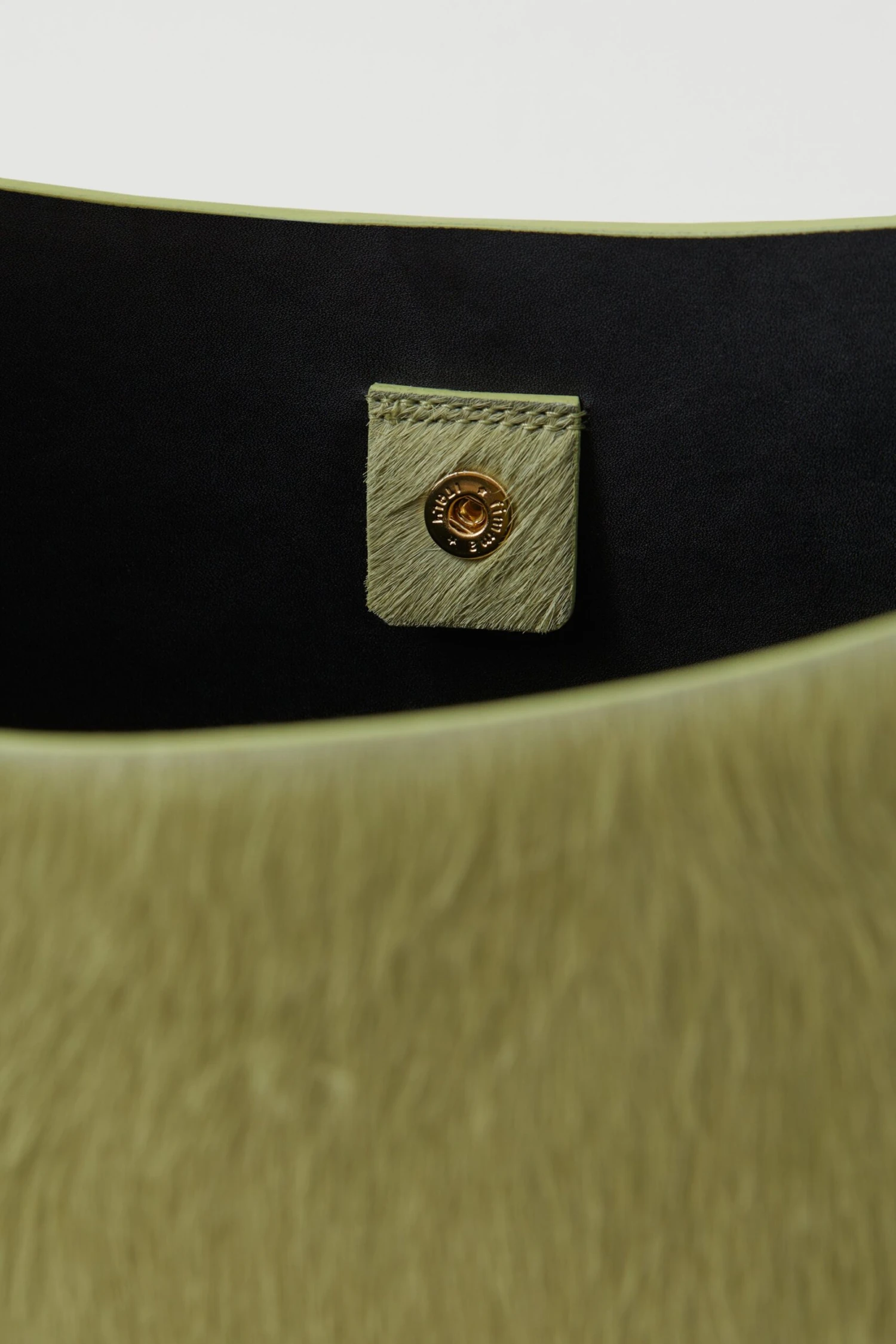 CLOSED Half Round Bag Large Fell 6 CLOSED Half Round Bag Large Fell – Bild 4