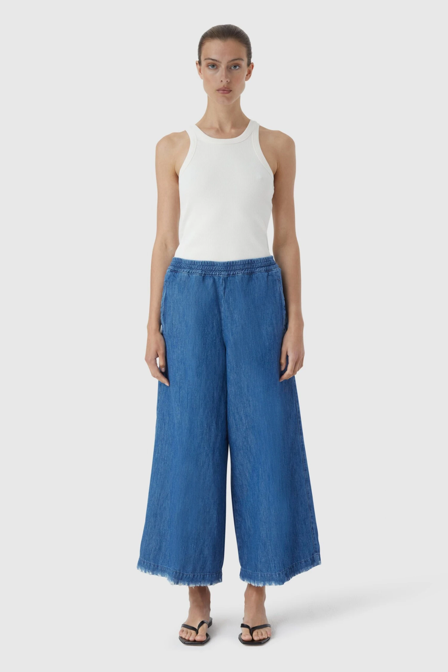 CLOSED Wren Hose 3 CLOSED Wren Hose