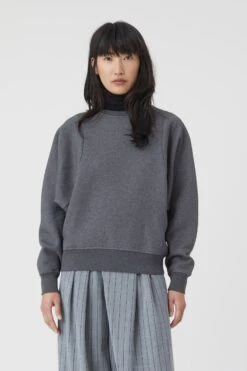 CLOSED Crewneck In O-Shape